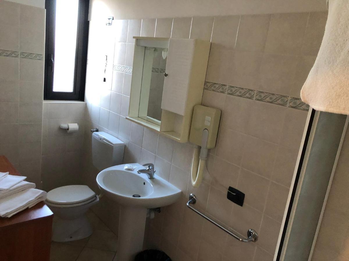 Il Gatto E La Volpe Hotel Avigliana Bagian luar foto