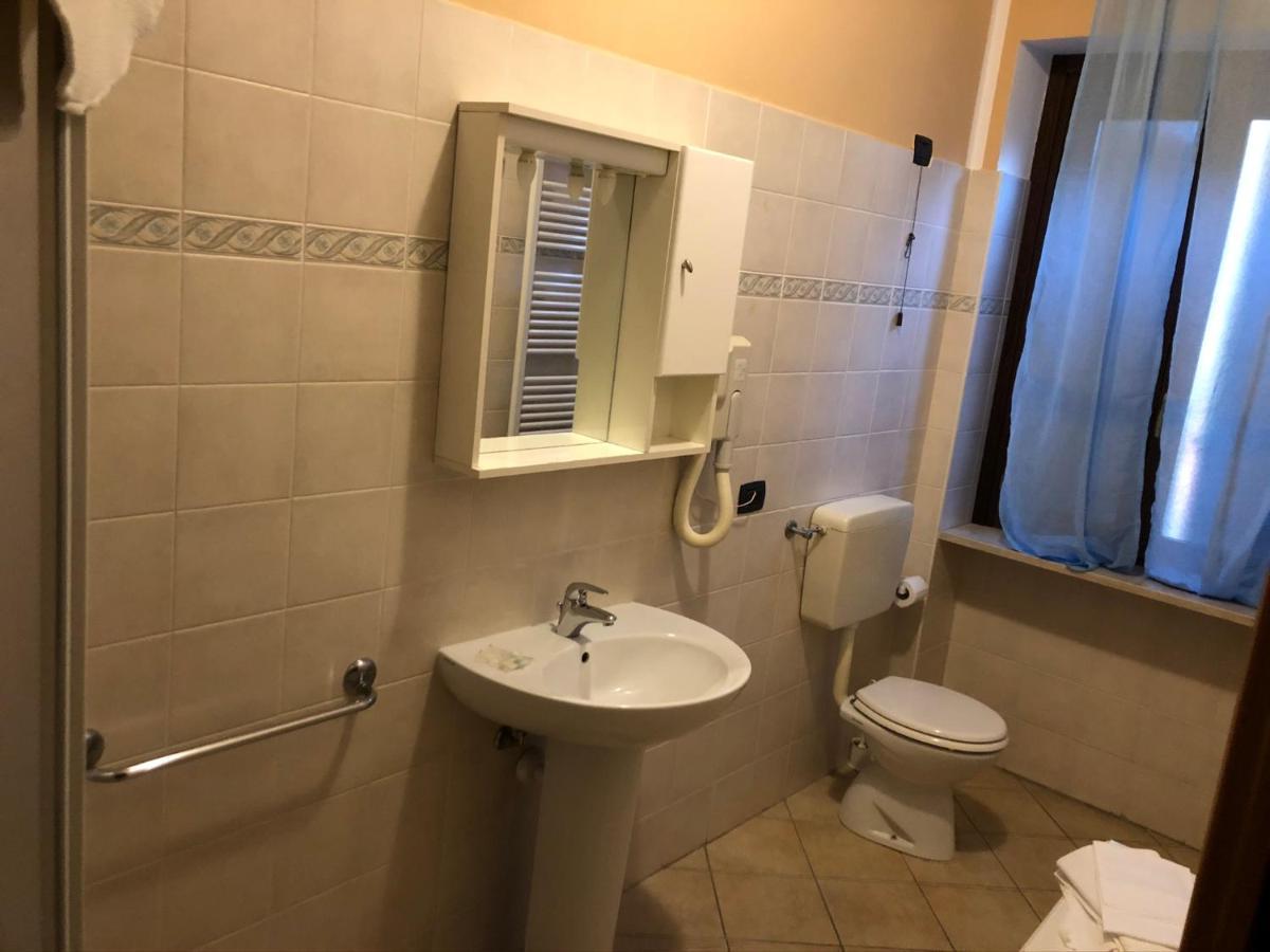 Il Gatto E La Volpe Hotel Avigliana Bagian luar foto